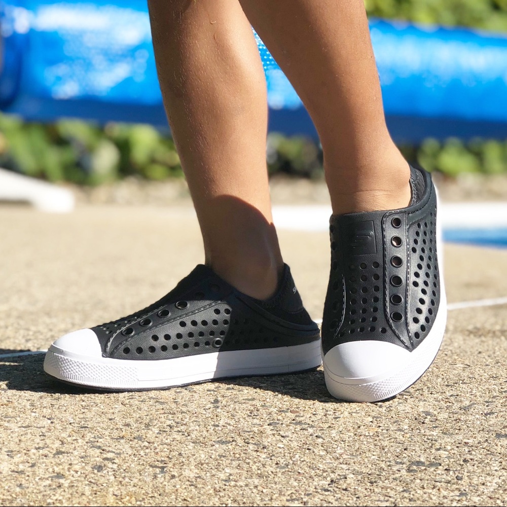KIDS SKECHERS AQUA SURGE WATER SHOES / SLIP ON
